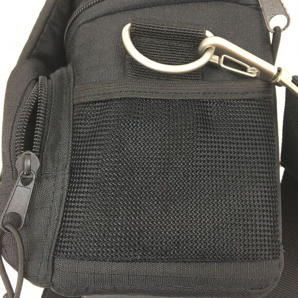 Promaster Black Insulated Zipper Adjustable Strap Camera Bag - Picture 6 of 11